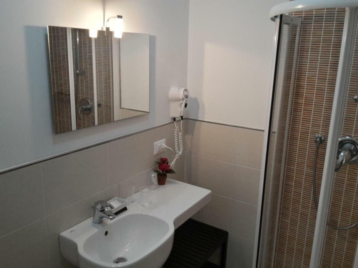 B&B Ai Tre Archi Spotorno Zewnętrze zdjęcie