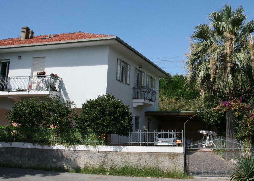 B&B Ai Tre Archi Spotorno Zewnętrze zdjęcie